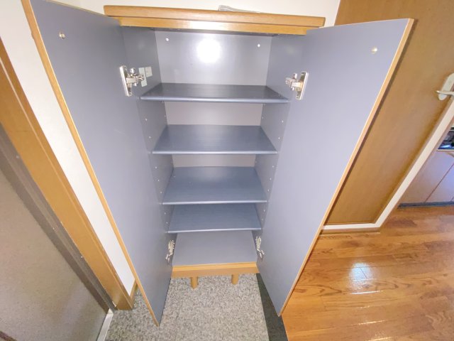 収納　シューズボックス