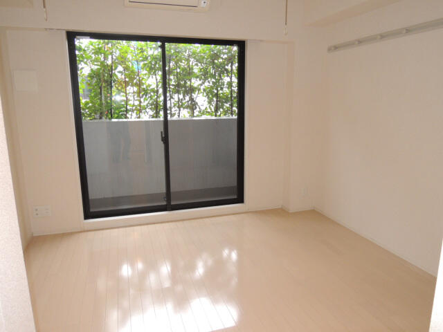 居室・リビング　反転タイプ参考写真