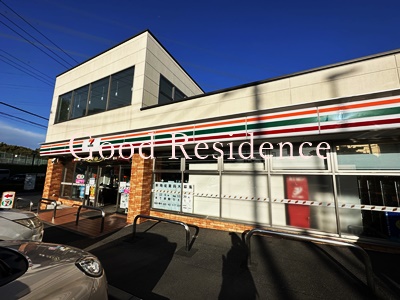 コンビニ　セブン-イレブン 横浜港南台４丁目店（コンビニ）まで226m