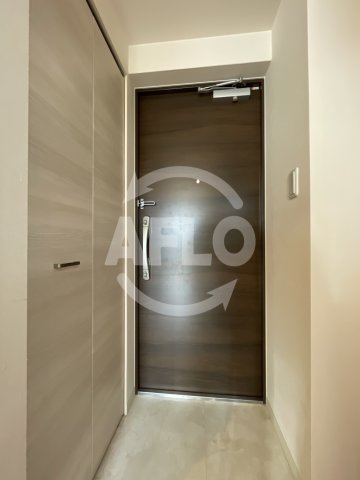 玄関　コーラルポワント難波WEST　玄関