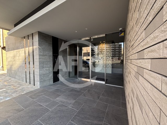 ロビー　リュエルうめきた　エントランス