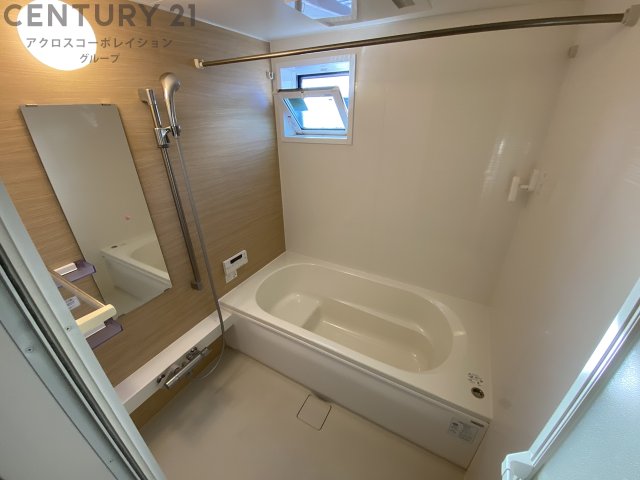 バス・シャワールーム　追い焚き機能・浴室乾燥機付きで便利！