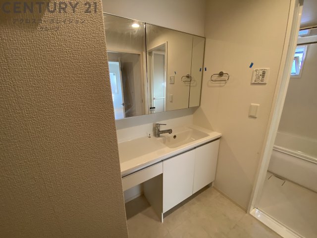 洗面設備　独立洗面台付き！