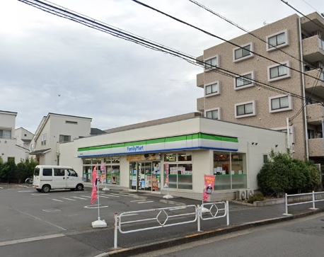 コンビニ　ファミリーマート 日野神明店（コンビニ）まで561m