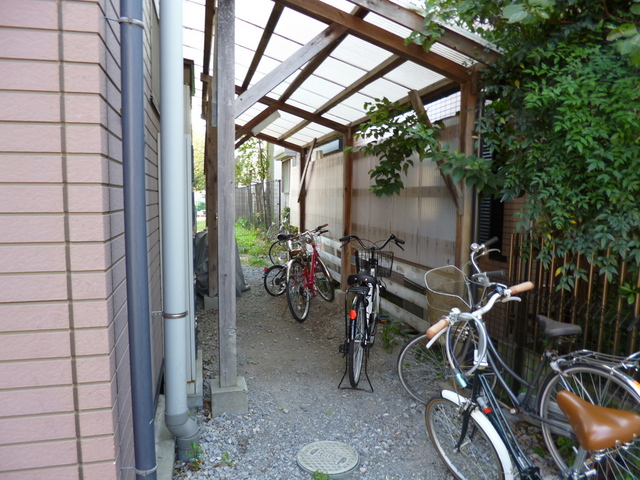 その他共有部分　敷地内専用駐輪場あります。