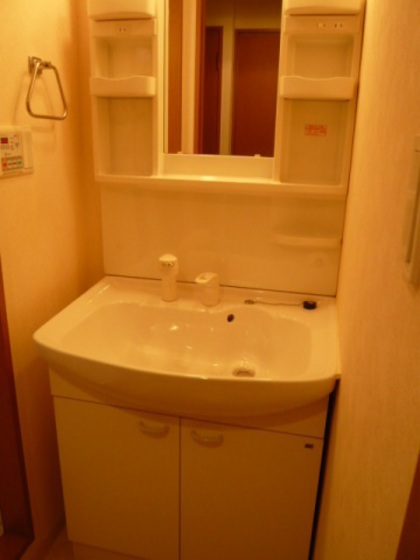 洗面設備　※別部屋の写真です