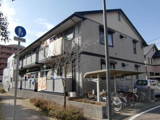 建物外観　更新料不要の綺麗なアパートです。