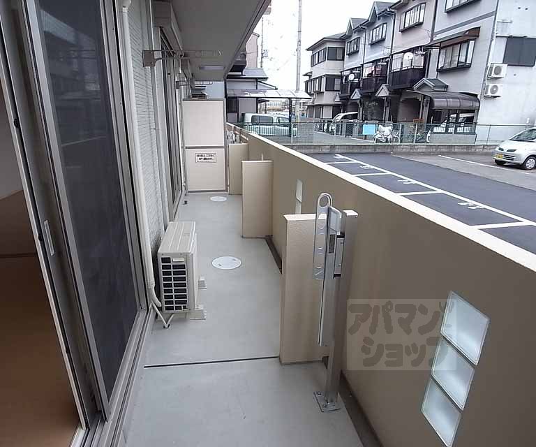 バルコニー　広い東向きバルコニー。