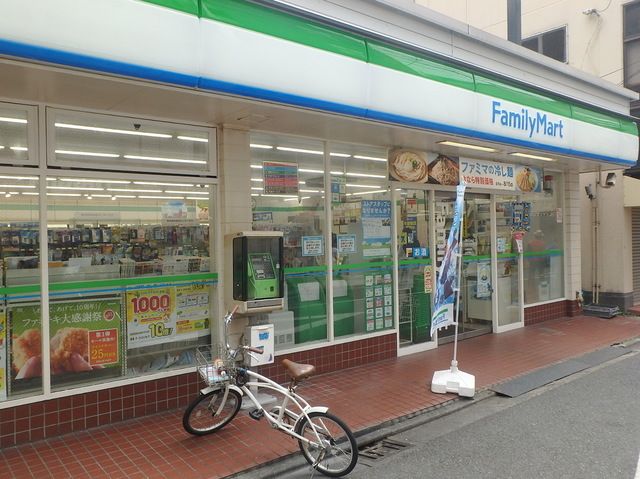 コンビニ　ファミリーマート新丸子駅西口店（コンビニ）まで90m