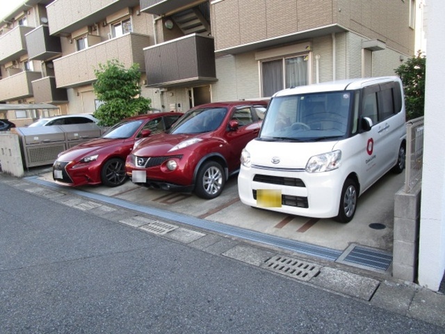 駐車場　駐車場