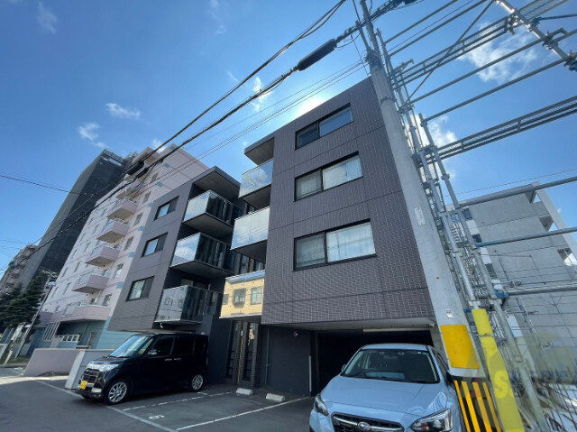 建物外観　札幌市中央区南７条西「Ｃ－ＳＴＹＬＥ．ＳＴＥＬＬＡ」