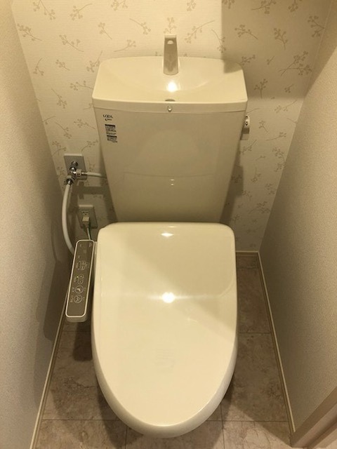 トイレ　トイレ（温水洗浄便座）