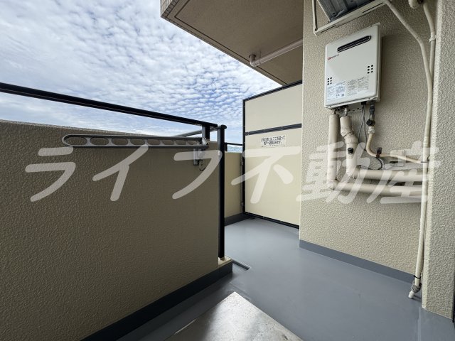 バルコニー　外からの目が気にならないバルコニーで洗濯物が干せます
