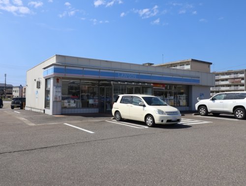 コンビニ　ローソン長岡左近店（コンビニ）まで342m