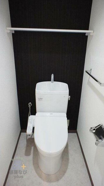トイレ　※他号室写真です