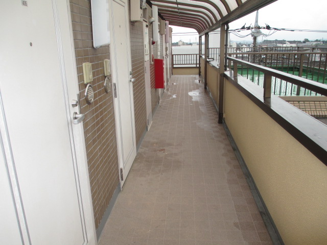 ロビー　同物件の別部屋の画像です。