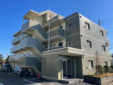 建物外観　落ち着いた雰囲気の外観です
