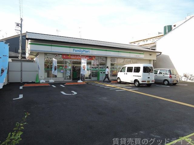 コンビニ　ファミリーマート（コンビニ）まで350m