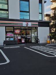 コンビニ　セブンイレブン足立加平1丁目店（コンビニ）まで80m