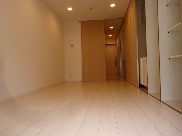 その他部屋・スペース　嬉しい床暖房付　洋室８．２帖