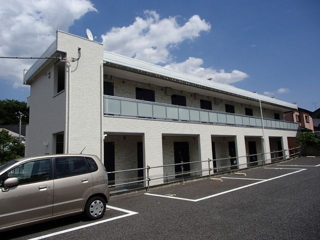 建物外観　２０１４年築　駅徒歩９分