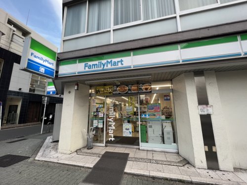 コンビニ　ファミリーマート 栄瓦通店（コンビニ）まで91m