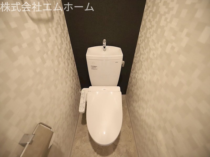 トイレ　温水洗浄便座ウォシュレット付トイレ