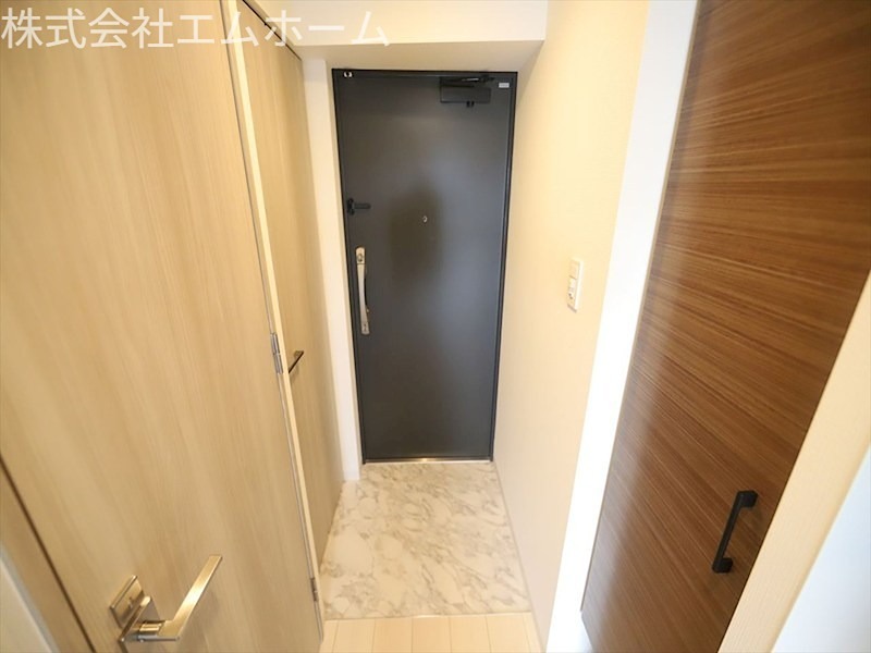 玄関　玄関　シューズボックス付