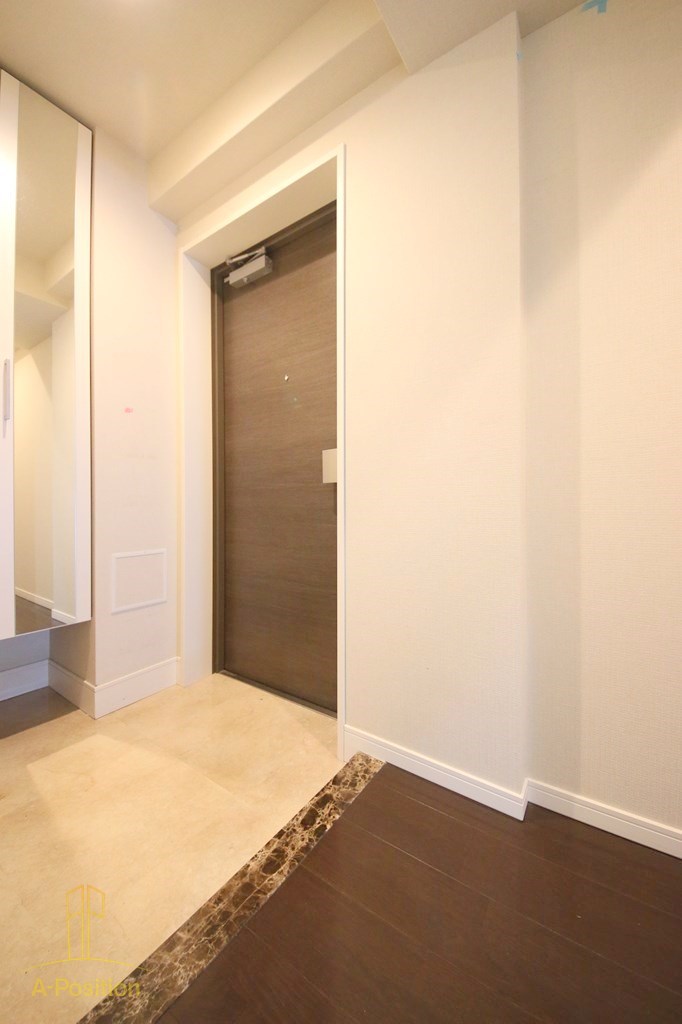 玄関　INOYA BLDG RESIDENCE