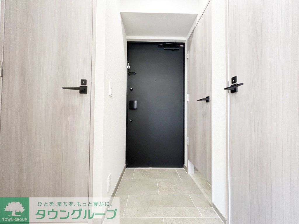 玄関　お部屋探しは株式会社　タウンハウジング　までお気軽にお問合…