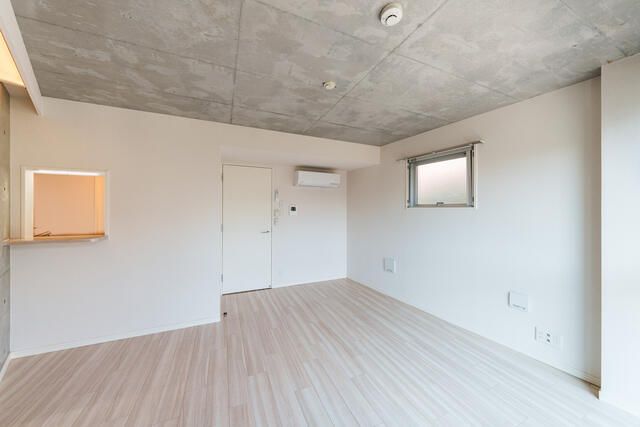 その他部屋・スペース　開放的な寝室です
