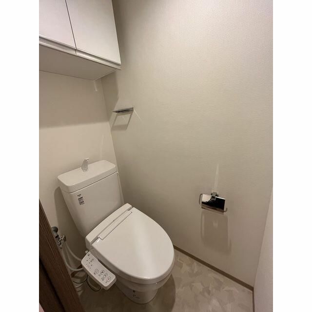 トイレ　同タイプ部屋　参考写真です