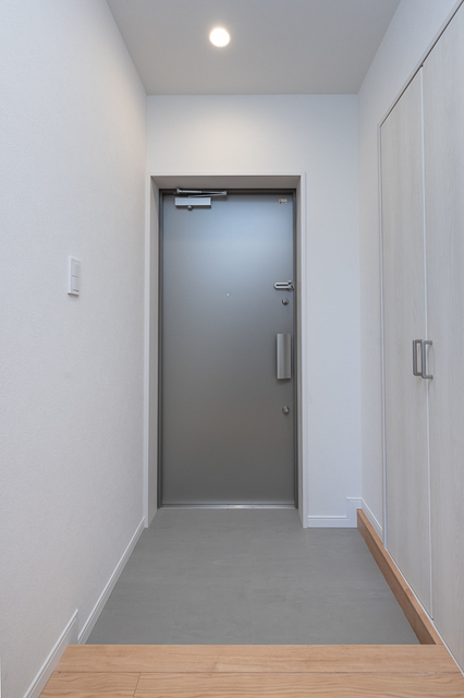 玄関　※写真は同タイプ住戸です。