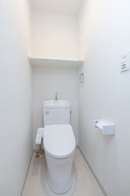 トイレ　※写真は同タイプ住戸です。