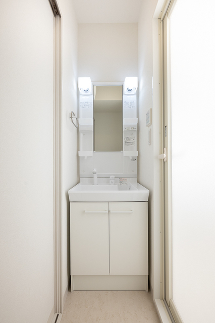 洗面設備　※写真は同タイプ住戸です。