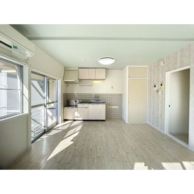 居室・リビング　※他のお部屋の写真を利用しておりますので現状とは異なります。