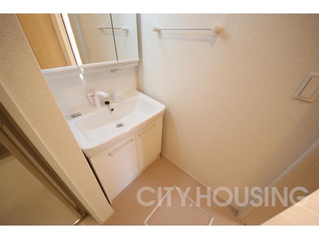 洗面設備　※同タイプ部屋の写真です。