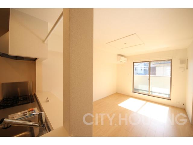 居室・リビング　※同タイプ部屋の写真です。