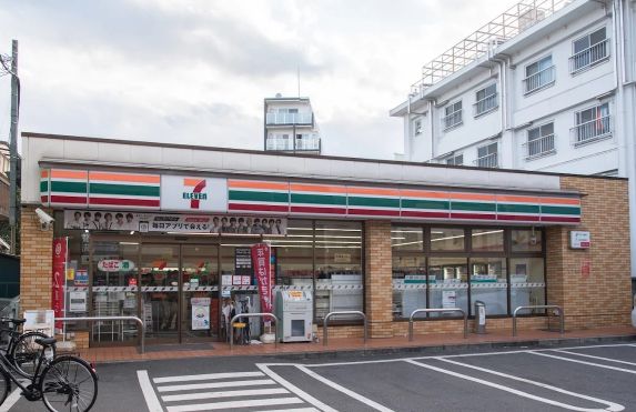 コンビニ　セブンイレブン世田谷若林4丁目店（コンビニ）まで360m