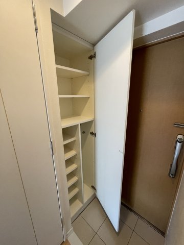 収納　※別号室参考写真です