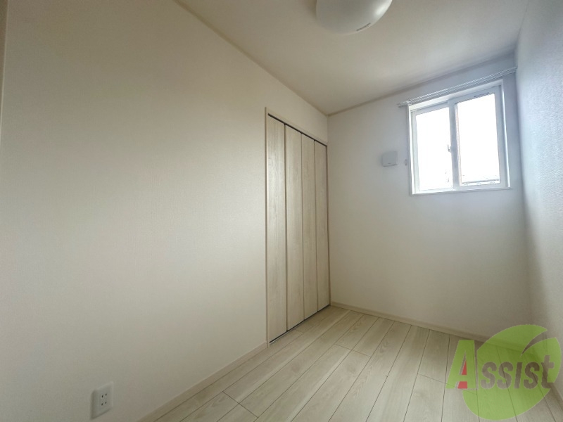 その他部屋・スペース　３帖の洋室があります。寝室にできそうですね。
