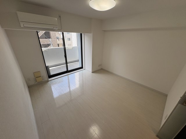 その他部屋・スペース　広くて明るい寝室