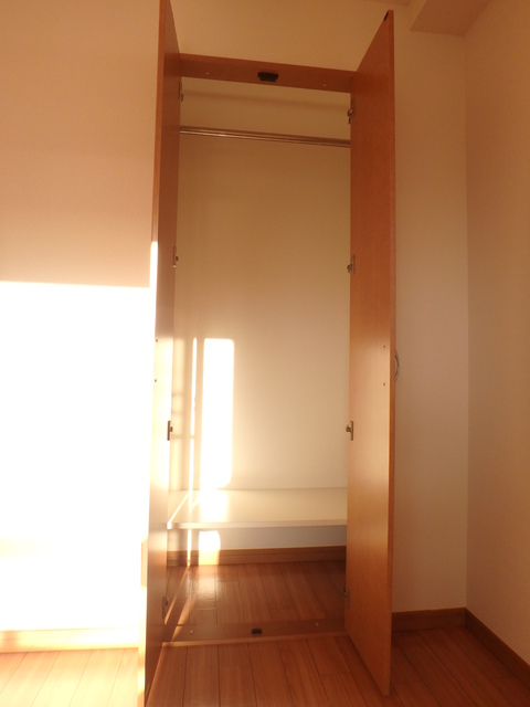 収納　一人なら十分な広さの収納です。
