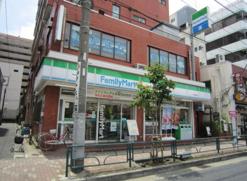 コンビニ　ファミリーマート 菊川駅前店（コンビニ）まで161m