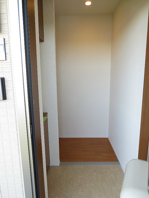 玄関　前回募集時の写真です。現況優先となります。