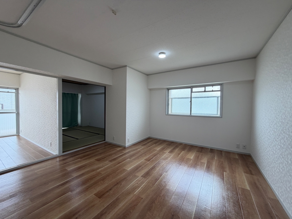 芦屋精道スカイハイツの居間写真