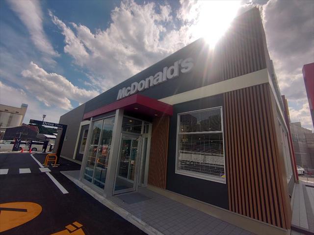 飲食店　マクドナルド１５３本新町店（飲食店）まで1118m
