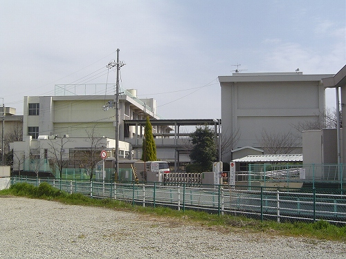 小学校　佐山小学校（小学校）まで260m