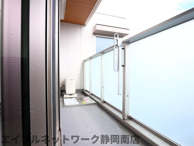 バルコニー　お洗濯にも便利なバルコニー付き