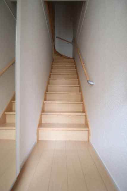 玄関　※別室の参考写真の為、現況優先です。